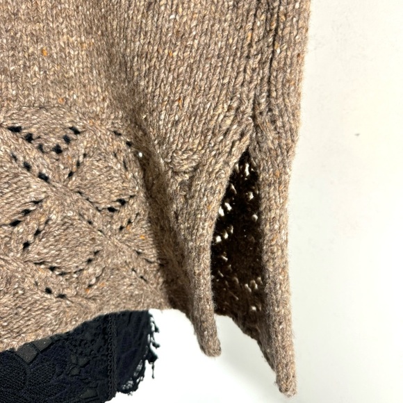 Sutton Studio Wool blend Tan poncho - Picture 5 of 6